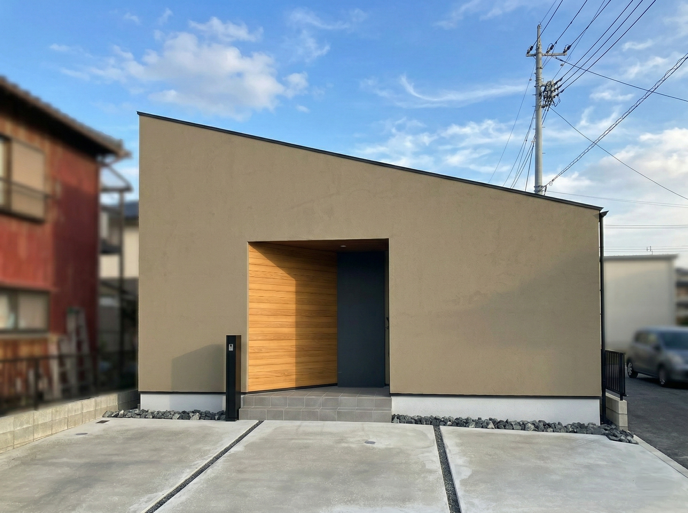 坪庭を望む平屋